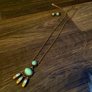 Turquoise earring and necklace set